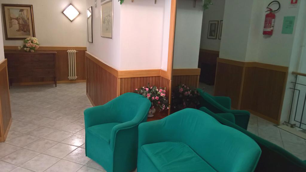 Albergo Golfo 福洛尼卡 外观 照片
