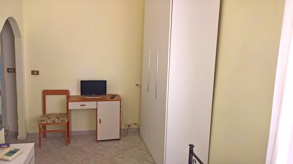 Albergo Golfo 福洛尼卡 外观 照片