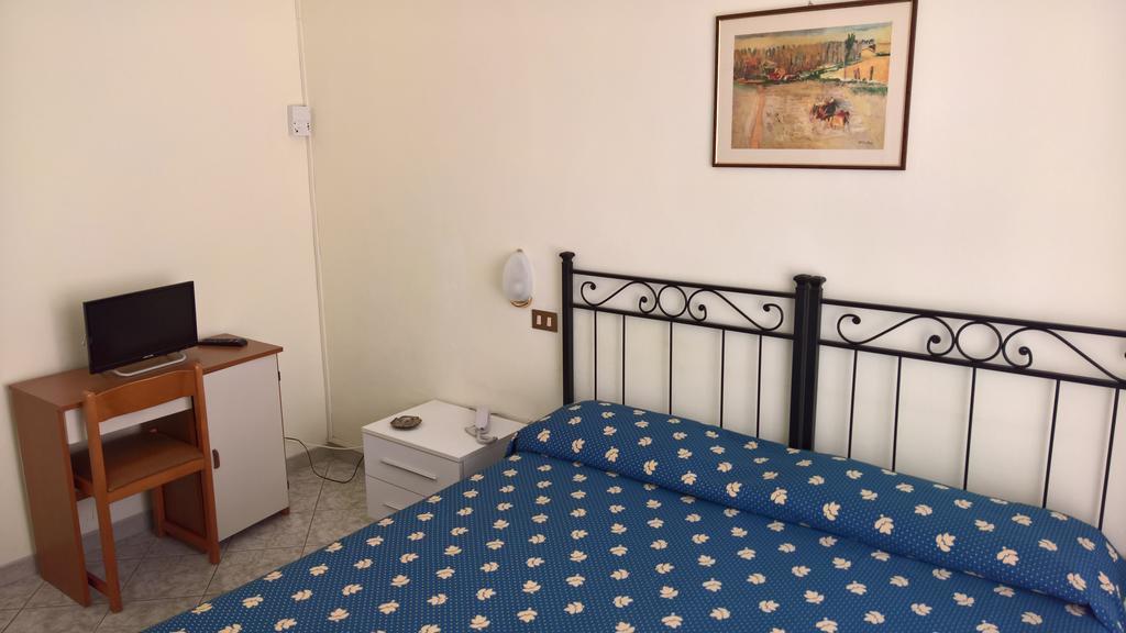 Albergo Golfo 福洛尼卡 外观 照片