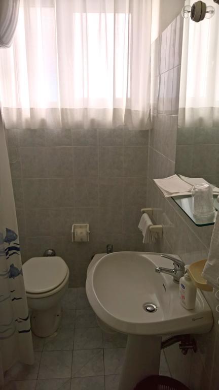 Albergo Golfo 福洛尼卡 外观 照片