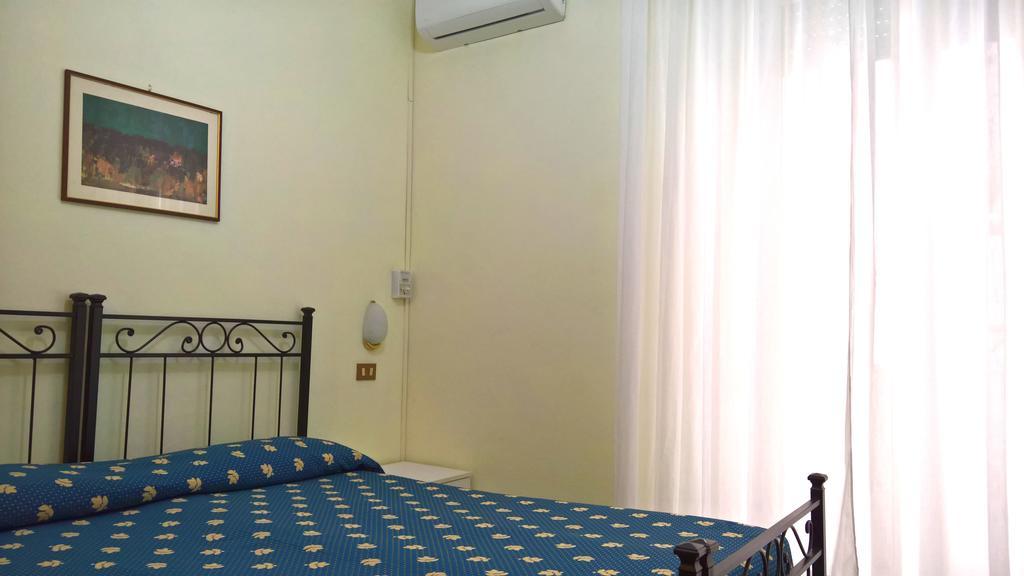 Albergo Golfo 福洛尼卡 外观 照片